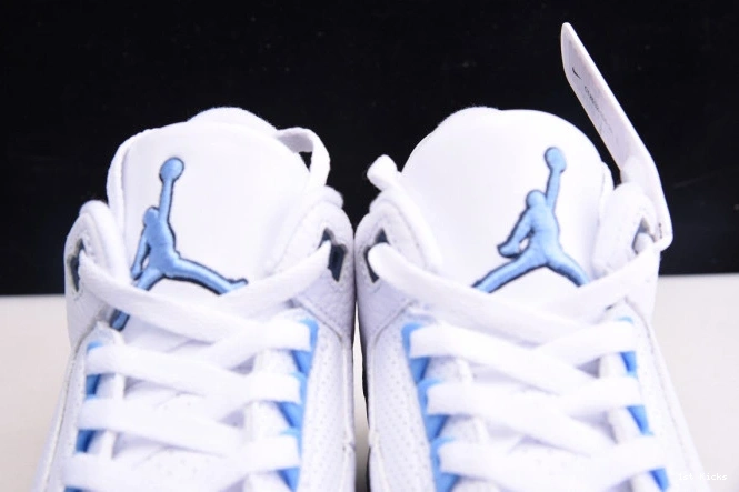 1st Kicks Jordan AllSeason 3 CT8532- 968 Air UNC 1104